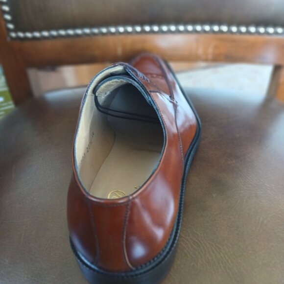 High sheen all leather mens laced formal oxfords. - Picture 9 of 11